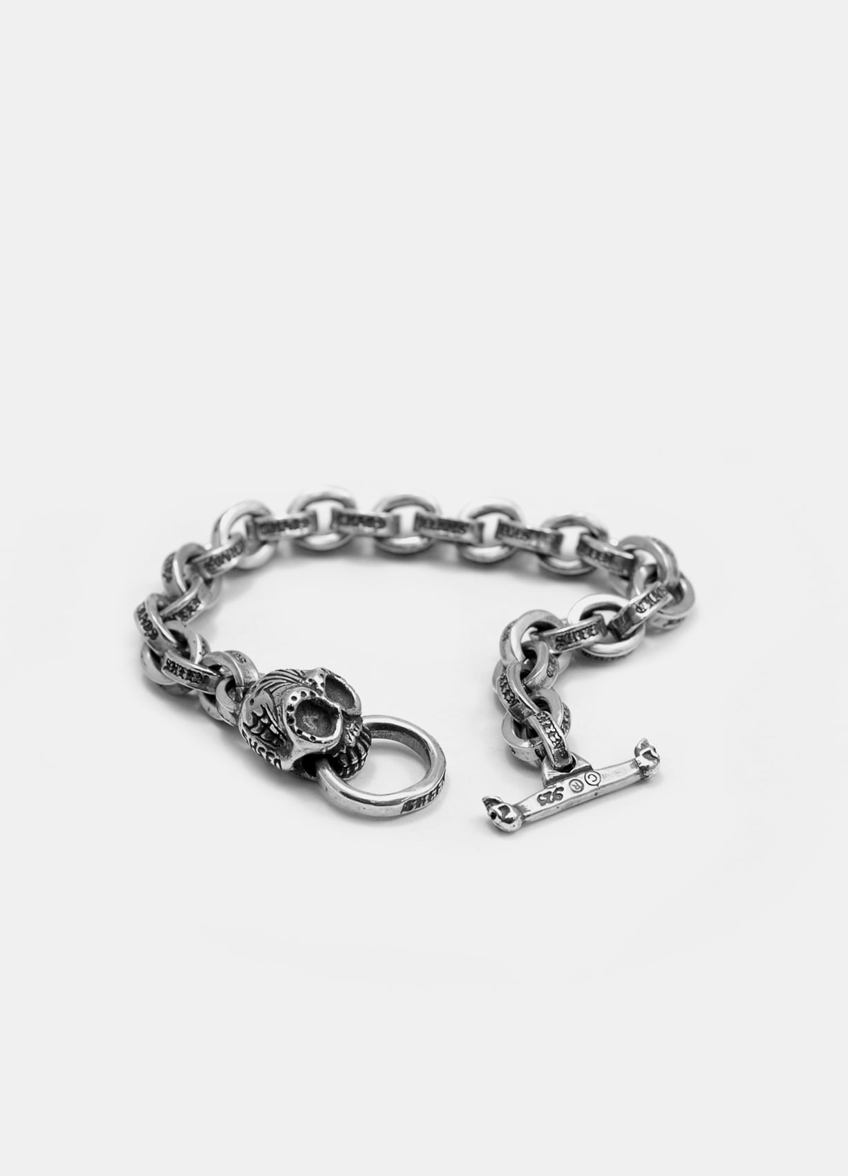 581 Bracelet with Pin Skull